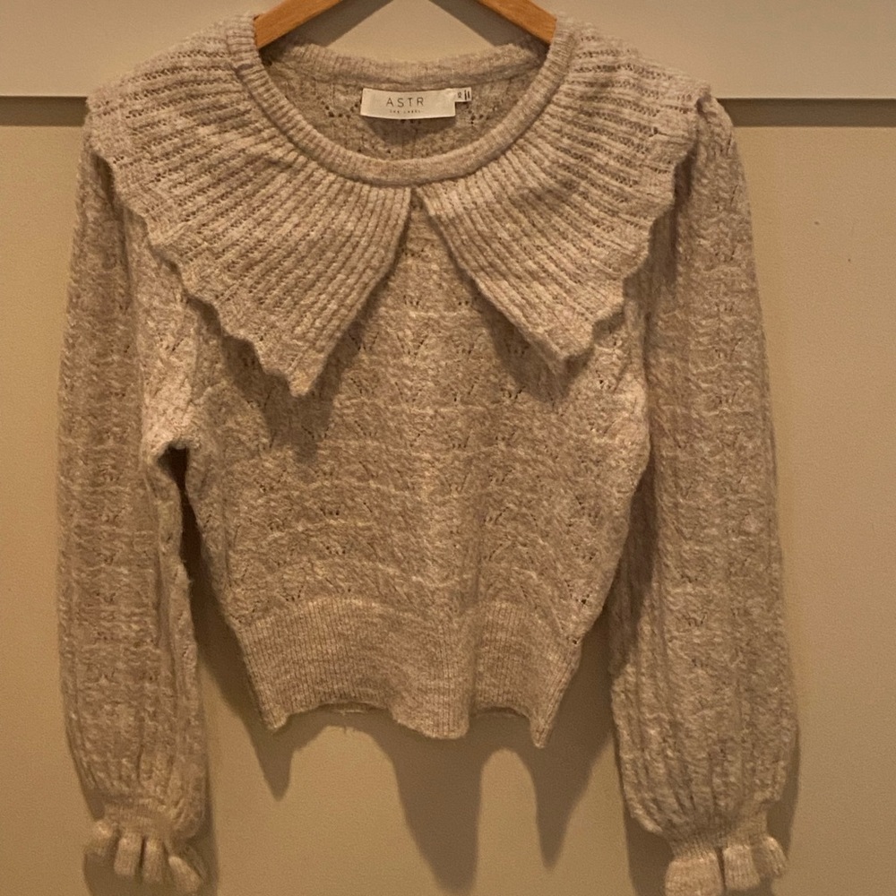 Women’s Fashion Sweater - XS